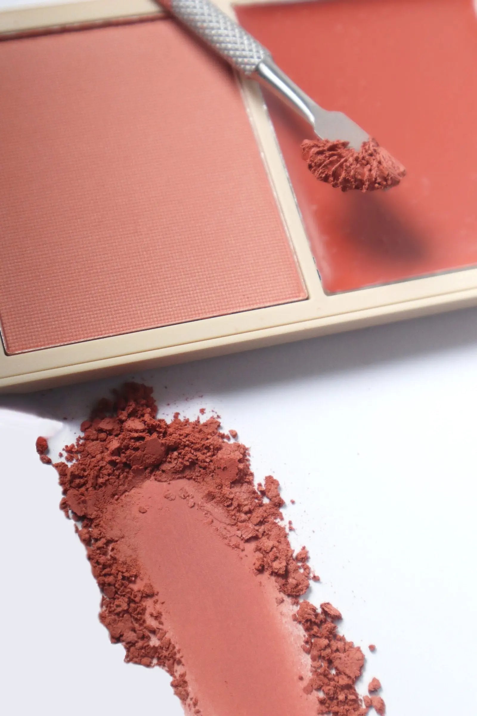 Day Drea blush powder due texture 